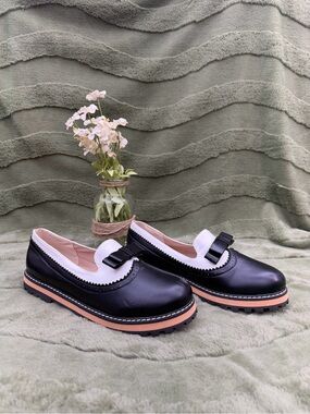 MIOKE oxfords